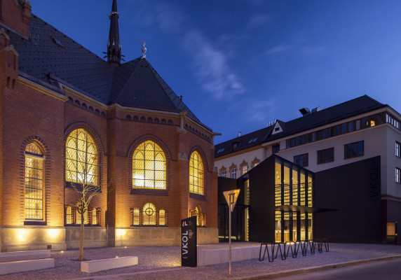 Večerní atmosféra Červeného kostela a nové recepce / Autor fotografie: Olomouckyfotograf / arcihv VKOL