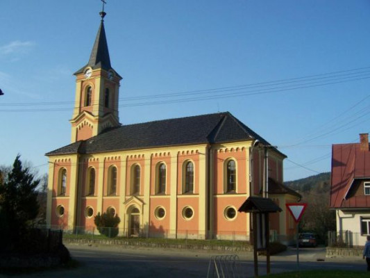 Huslenky, evangelický kostel