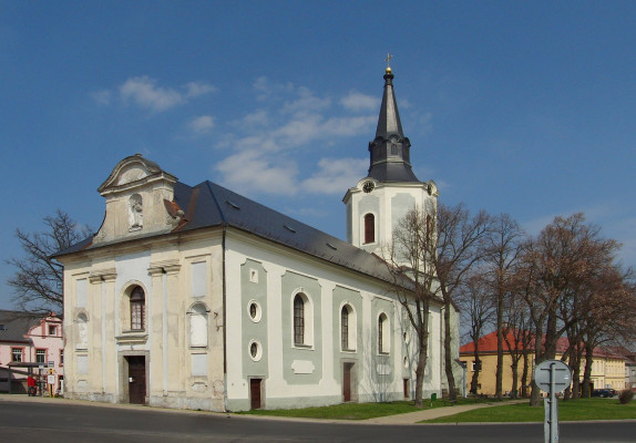 Kostel sv. Petra a Pavla - Hroznětím